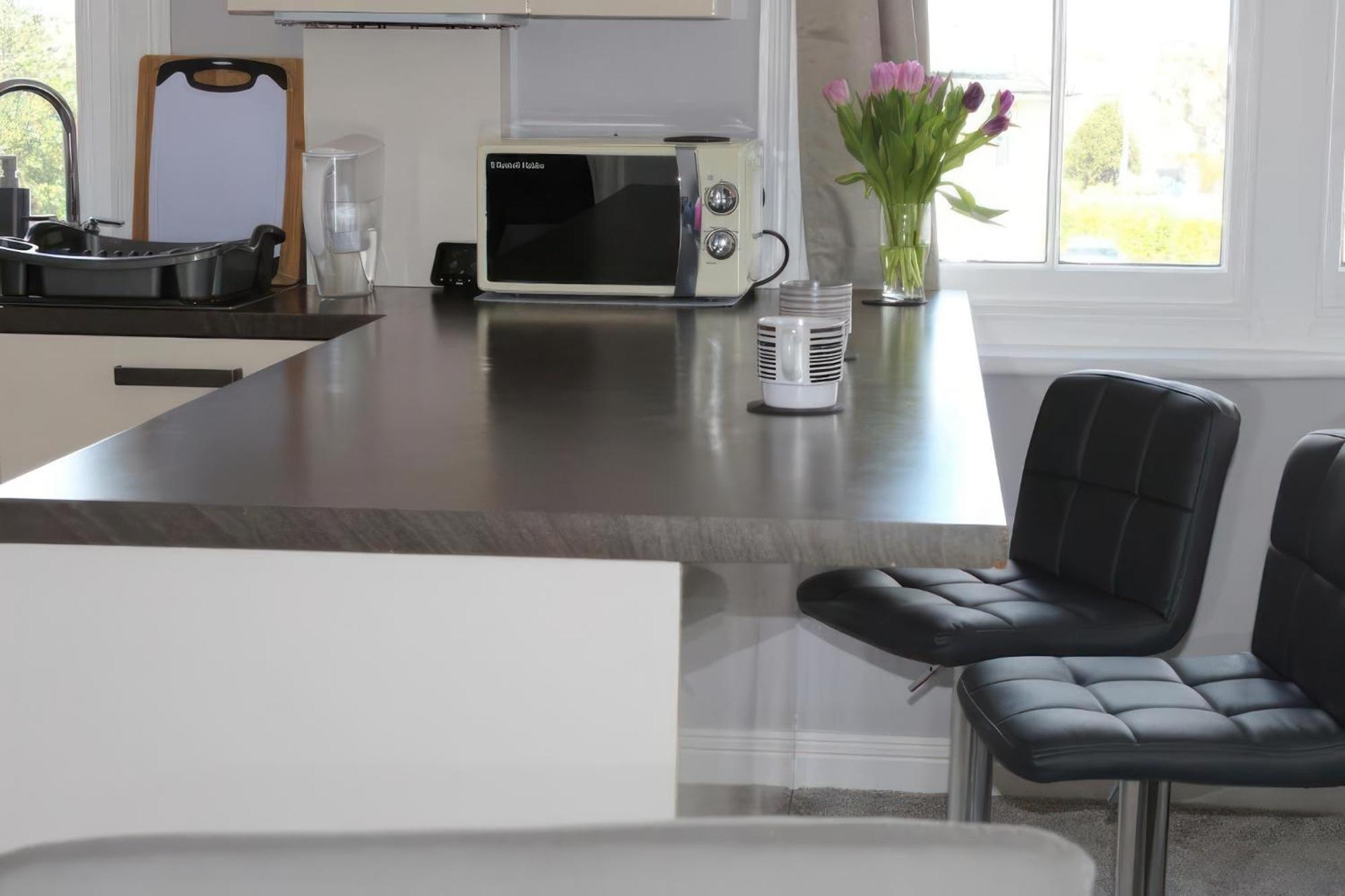 Lovely 2 Bed 2 Bath Flat With Free Parking Poole Exterior foto