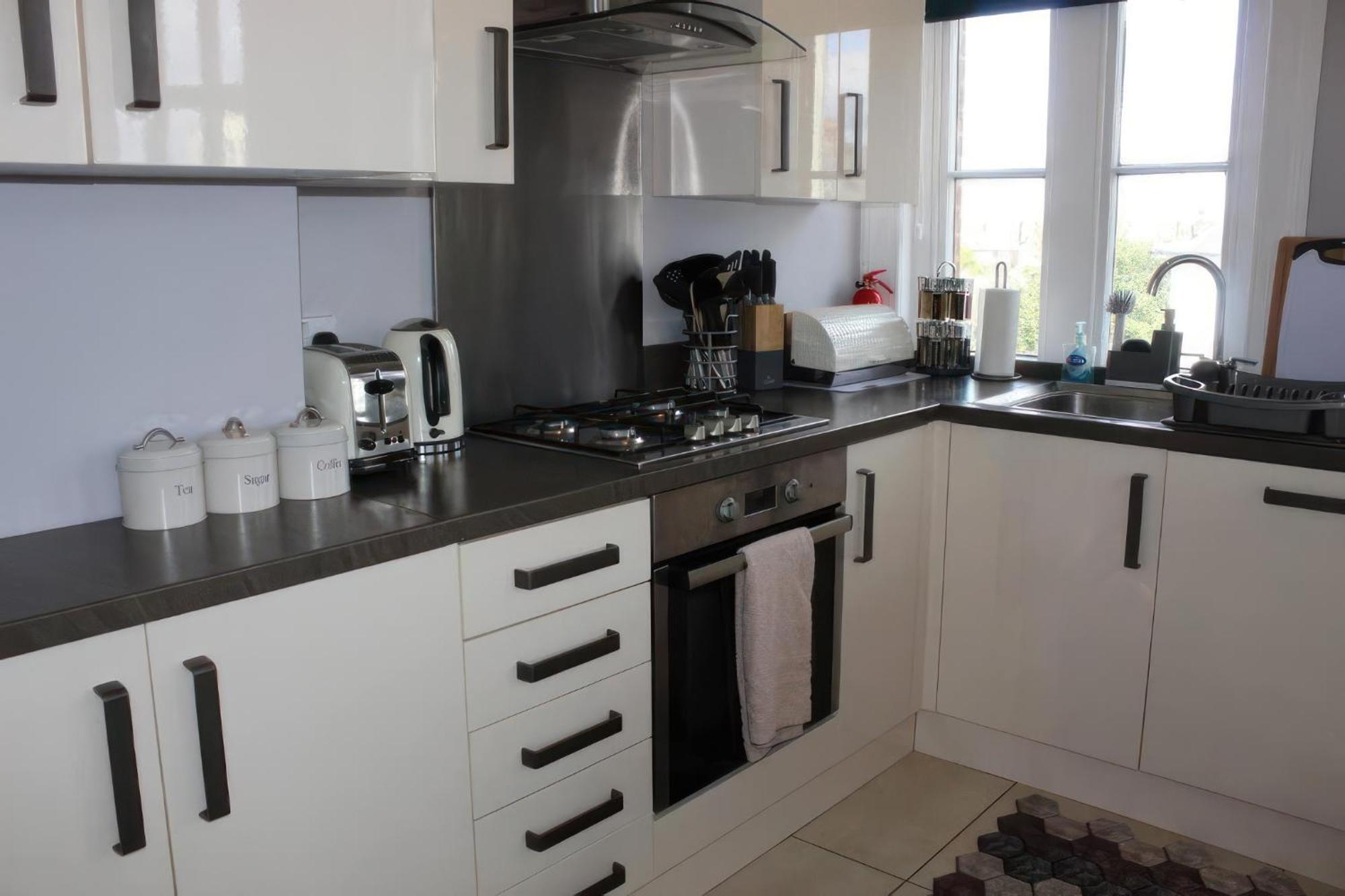 Lovely 2 Bed 2 Bath Flat With Free Parking Poole Exterior foto