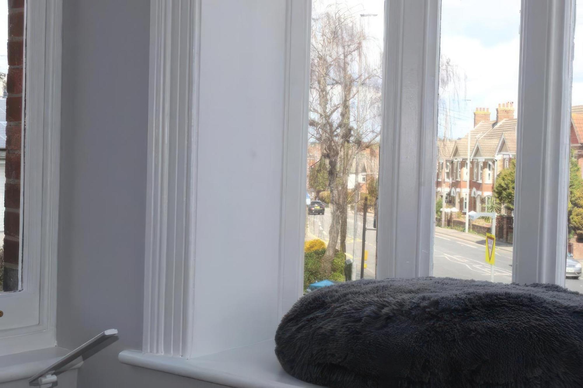 Lovely 2 Bed 2 Bath Flat With Free Parking Poole Exterior foto